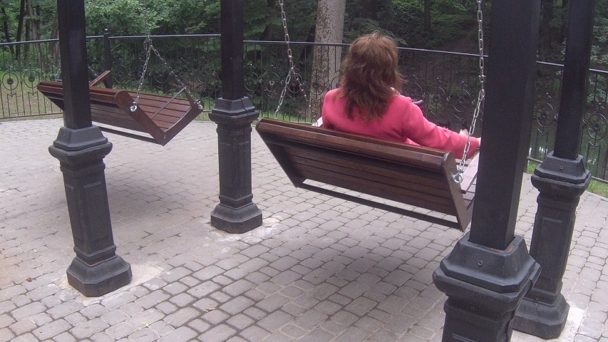 City swing in a leisure park in a metropolis