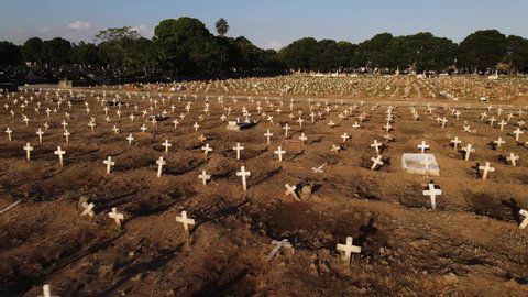 The oldest and largest cemetery in Rio de Janeiro in operation in the port region, the cemetery of Caju receives daily victims of COVID_19 during this Pandemic 2020_05_20