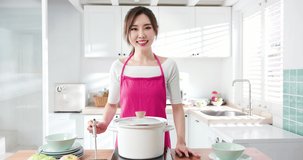 Asian pretty live streamer online to introduce delicious food