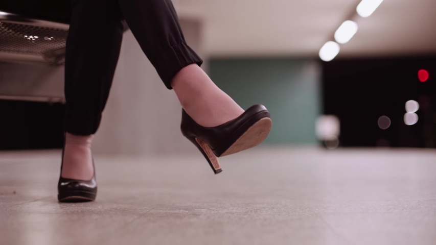 Топ 5 foot domination госпожей. Асмр стопы. Feet tapping. Притопывает ногой. Love her feet актрисы.