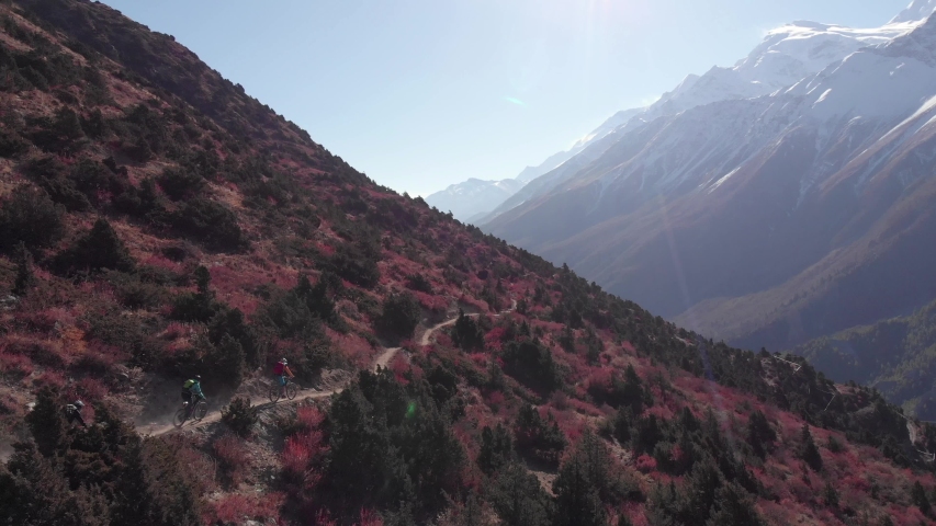 Mountain biking in Nepal. Annapurna Circuit.