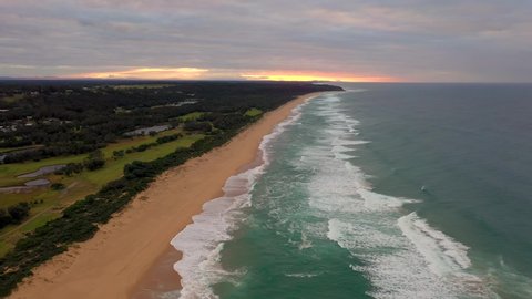 Amazing 4k drone footage of the powerful ocean and waves. स्टॉक वीडियो