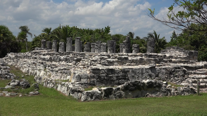 Mayan ruins at the El Rey archaeological site. Cancun (hotel zone island), Mexico