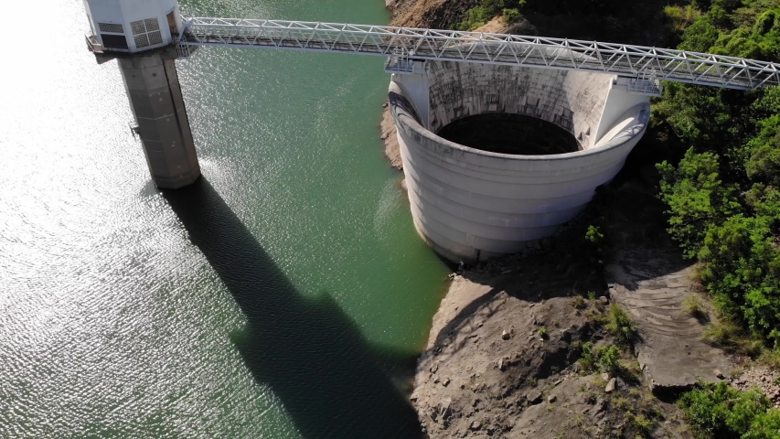 aerial crossing the 
drainage of pond