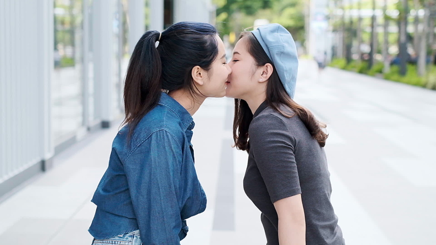 Brazilian Girls Kissing Long