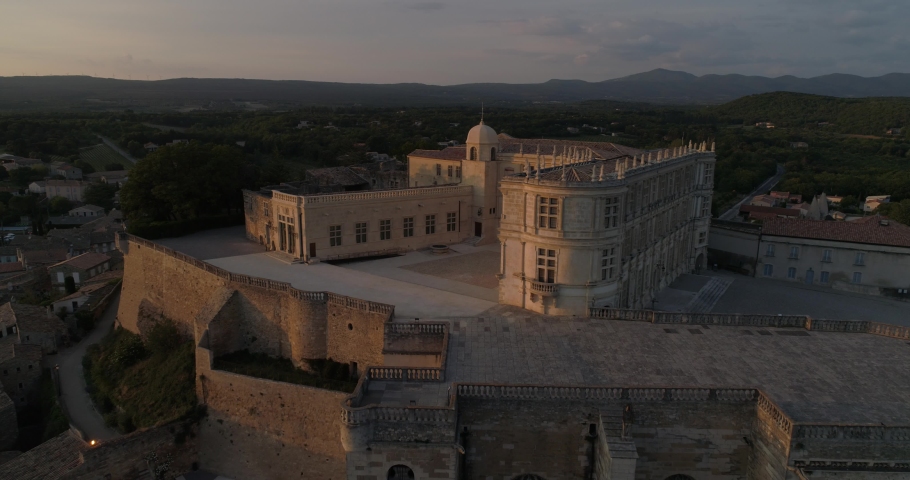 Fly back from Grignan castle, Drôme, France