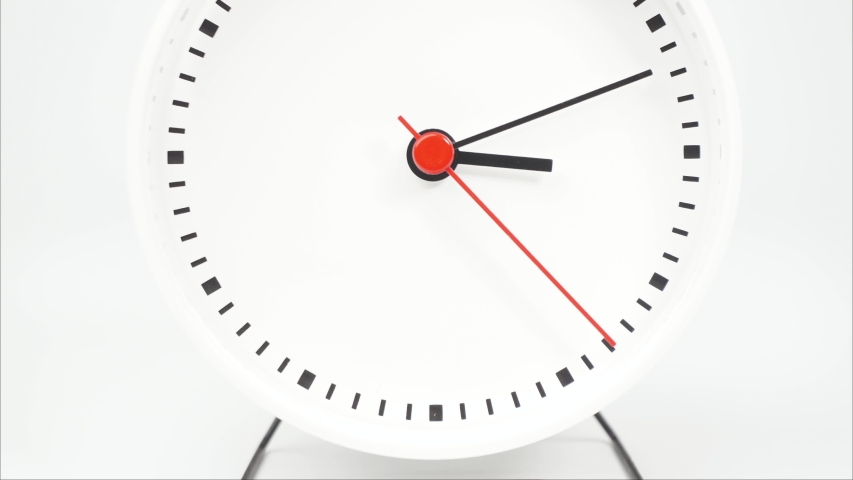 До 3 мая часы. Часы тень. nearly 10 o clock в белом фоне.