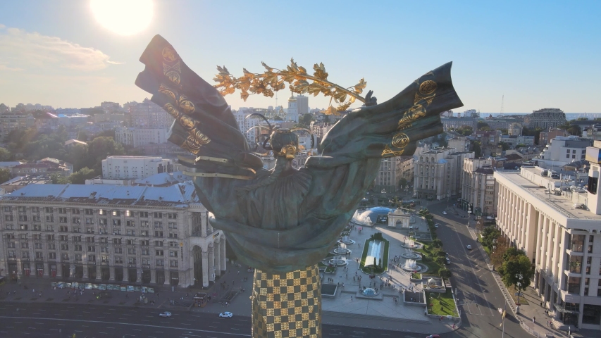 Monument in the center of Kyiv, Ukraine. Maidan. Aerial view Royalty-Free Stock Footage #1057605997