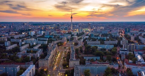 Golden Hour und Sunset Time Lapse Berlin Skyline, Berlin, Germany