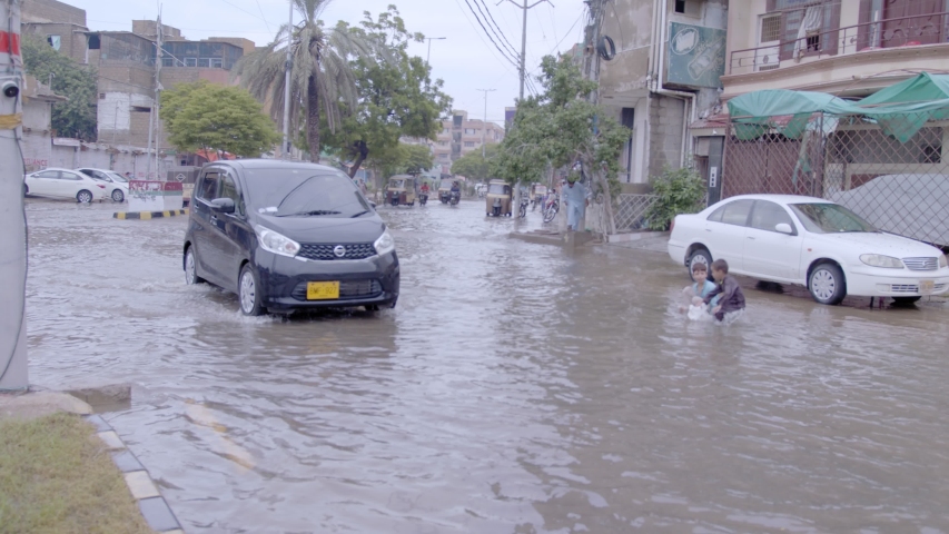 At least 90 killed amid urban flooding as Karachi records highest rainfall in a day ever. Karachi, Pakistan. 28th ‎August ‎2020.