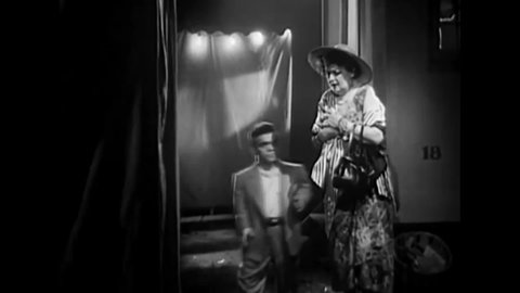 73 Midget Women Stock Video Footage - 4K and HD Video Clips Shutterstock