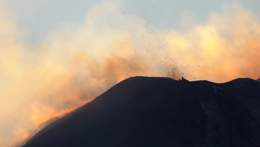 Etna Volcano Eruption 스톡 비디오 동영상 - 4K/HD 비디오 클립 | Shutterstock