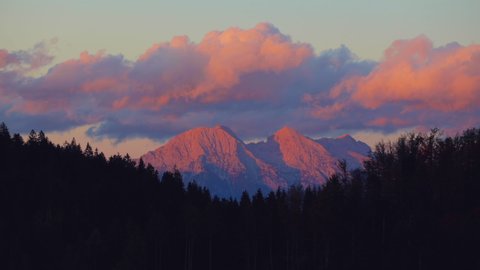 Morning sunrise view of mountain landscape with forest, Alps peak, Misurina, Cortina d'Ampezzo Vídeo Stock