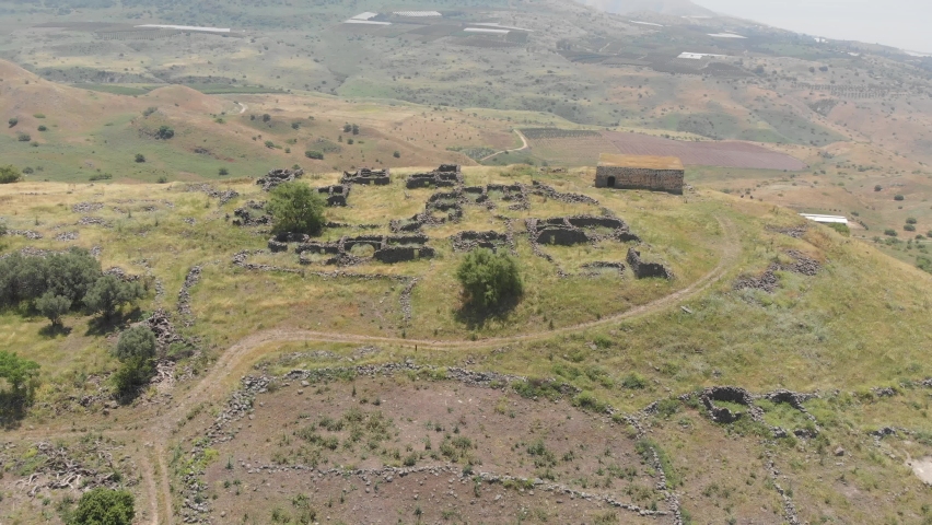 Hilly area. (Hirbet) Kanaf. Ruins of a settlement in the Golan Heights (Israel), that existed from the Helenistic to the Late Arab period (Mazrat Kanaf). 