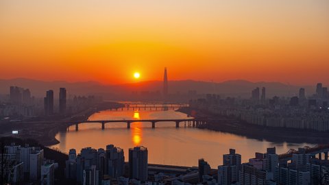 60 FPS, Timelapse 4k,The landscape of Seoul and the Han River and the sunrise