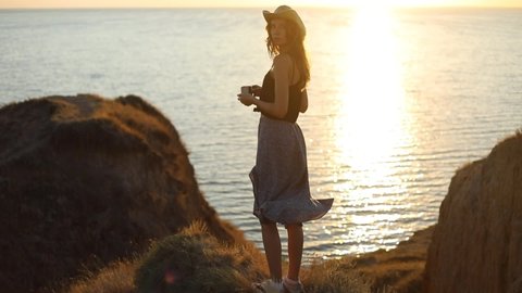 Windy Skirt Stockvideo Filmmaterial 4k Und Hd Videoclips Shutterstock