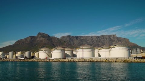 Oil. Oil reserves. Tanks Refinery. Bunkering. Power engineering. Cape Town. South Africa.