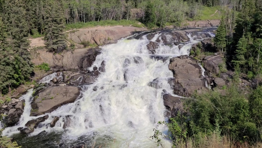 4K video of Cameron falls nwt in the summer.