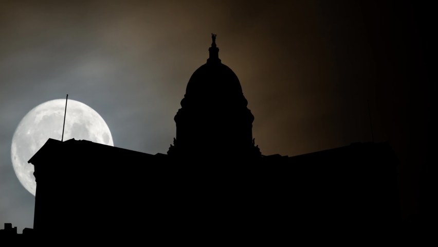 Madison, Wisconsin, USA; Capitol Building by Night, Time Lapse with Full Moon
