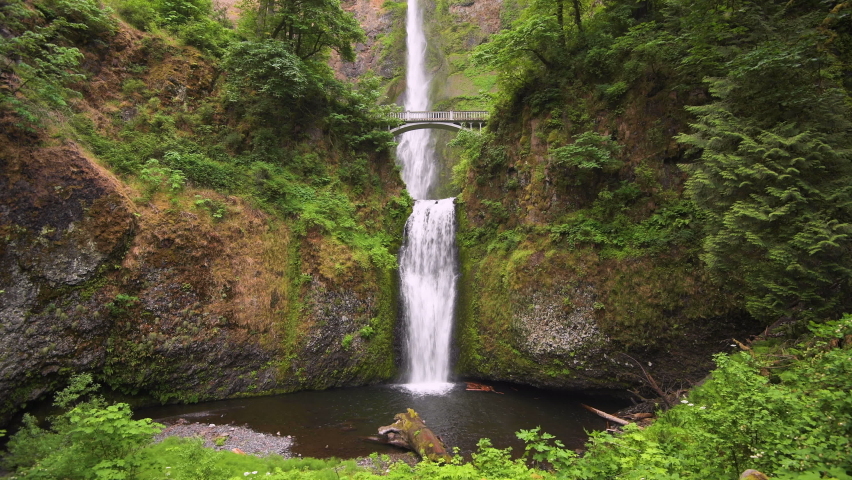 Multnomah Falls, Oregon, USA located in the Columbia River Gorge. Royalty-Free Stock Footage #1061166979