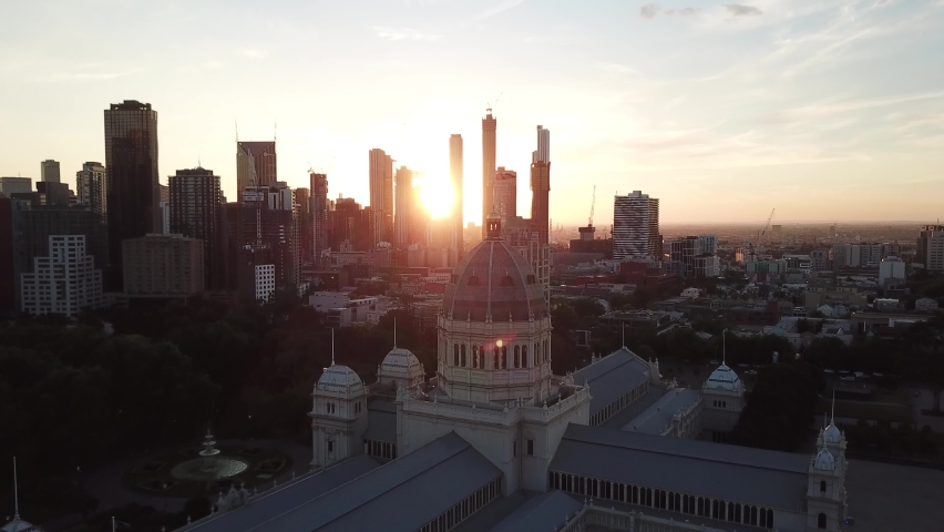 Melbourne Royal Exhibition and sunset on Melbourne CBD