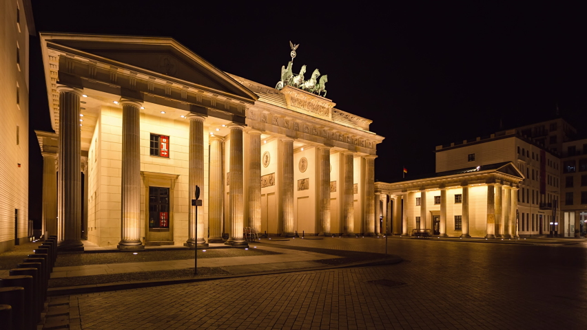 Night to Day Hyper Lapse of Brandenburg Gate, Berlin, Germany Royalty-Free Stock Footage #1061207077