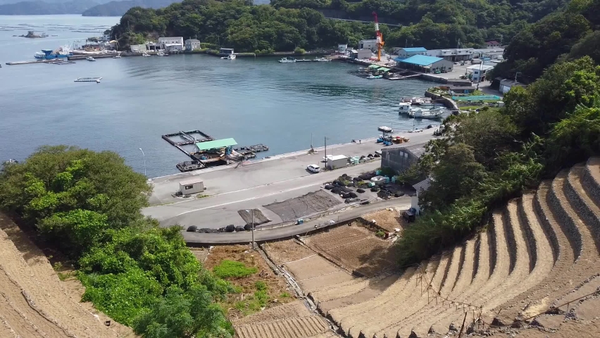 Terraced fields and Uwakai made by stacking stones