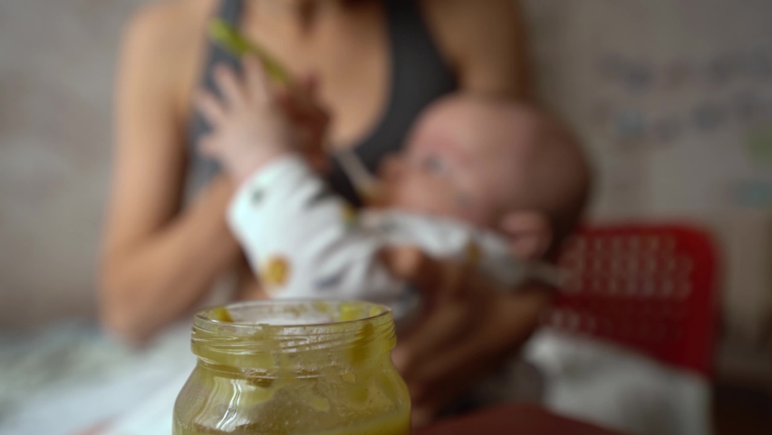 Kapan Bayi Boleh Diberi Makanan Padat untuk Bayi