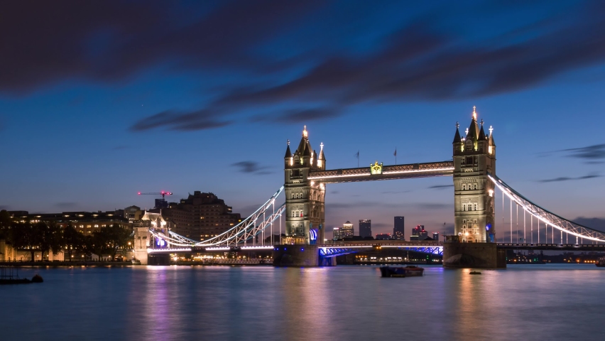 Sunrise time-lapse footage of Tower Bridge , London, UK Royalty-Free Stock Footage #1061516686