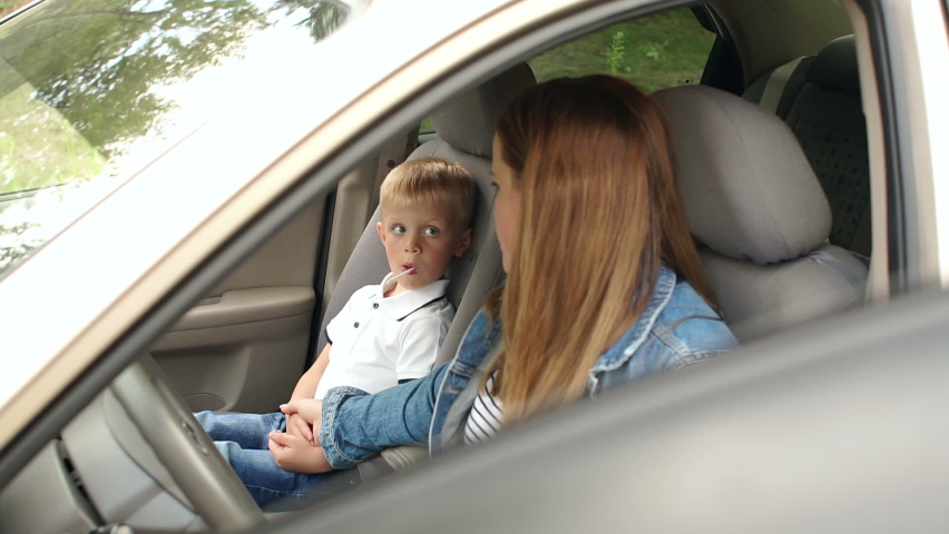 My mother s car. Мать в машине русское.