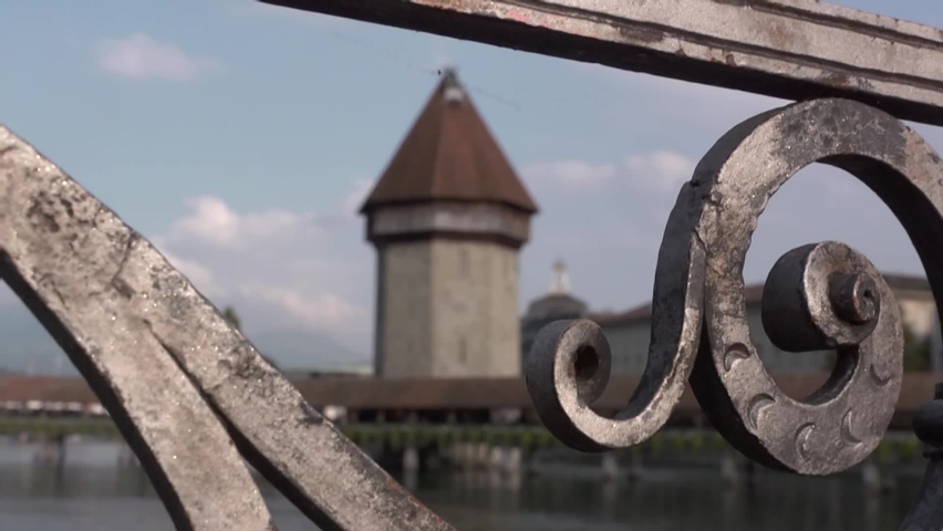 The famous old bridge in Luzern.