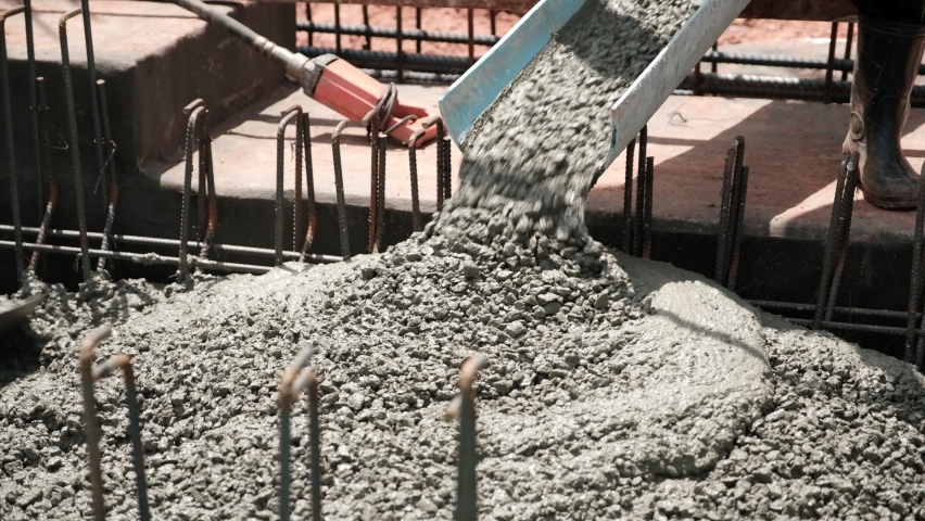 Video pouring concrete on the construction site Royalty-Free Stock Footage #1062015424