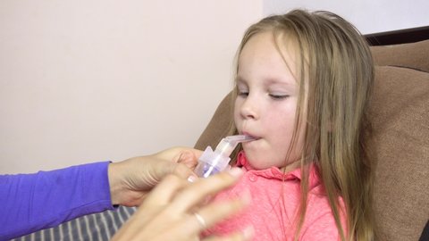 Schoolgirl Eating A Sandwich During Arkivvideomateriale 100 Royaltyfritt Shutterstock