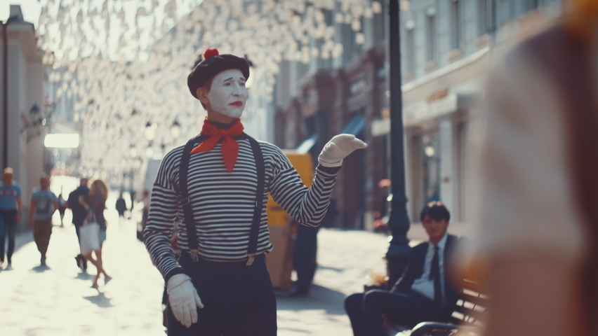 Mime man on the street in the city