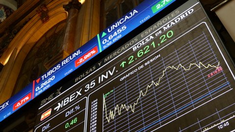 screens of the Madrid stock exchange with information from the Ibex 35 with data that leads the increases in Europe due to the advances with the Pfizer vaccine. Madrid, Spain, November 12, 2020.