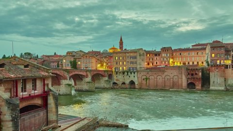 Albi’s Pont Vieux (Old Bridge) is bridge of medieval origin still in use. First link between both Tarn's riverbanks, Pont Vieux is patrimonial element of Albi, within UNESCO of Episcopal City.