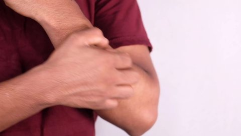 Woman Scratch The Itch With の動画素材 ロイヤリティフリー 2708 Shutterstock Woman Scratch The Itch With の動画素材 ロイヤリティフリー 2708 Shutterstock