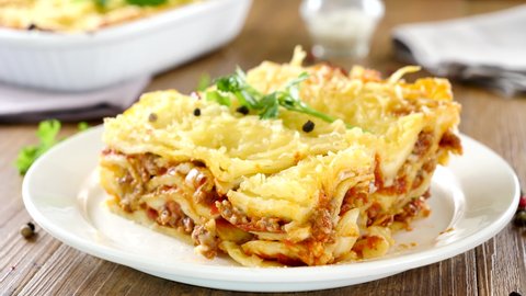 lasagne with beef and cheese