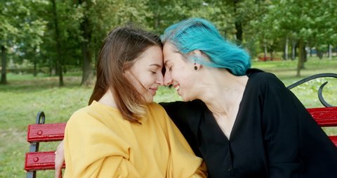 mom teen blonde lesbian