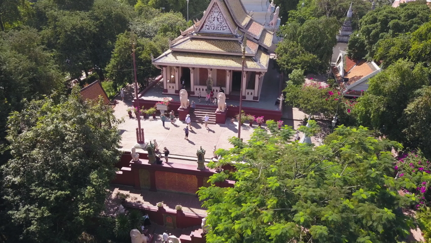 4K DRONE FOOTAGE PEOPLE AT WAT PHNOM TEMPLE, CAMBODIA