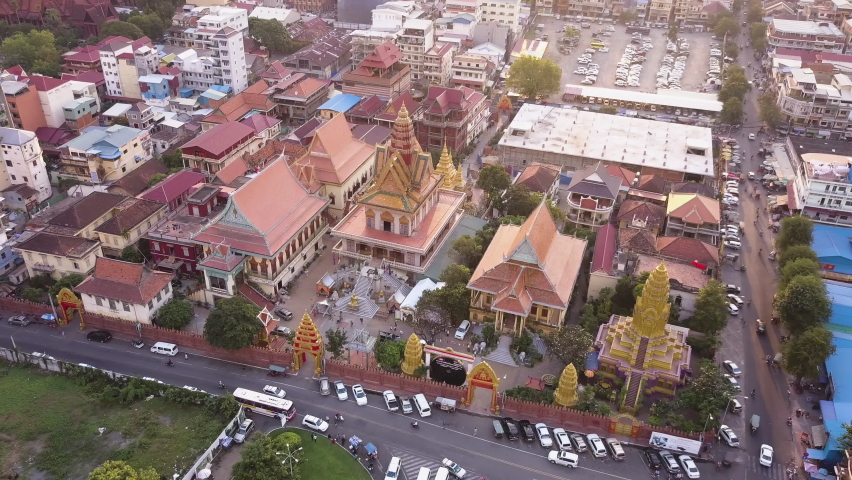 4K DRONE FOOTAGE ROYAL PALACE PHNOM PENH, CAMBODIA