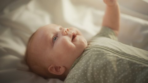 Nurse Cover Just Born Baby Boy Video De Stock 100 Libre De Droit Shutterstock Nurse Cover Just Born Baby Boy Video De Stock 100 Libre De Droit Shutterstock
