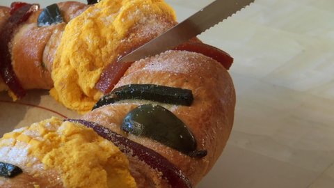 Detail of rosca de reyes with typical sweets of the region. 