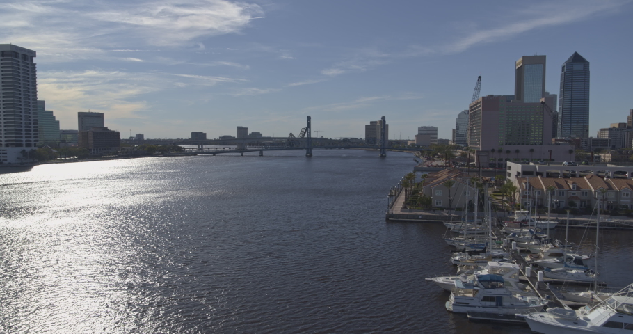 Jacksonville Florida Aerial v1 ascending aerial of the downtown skyline and st johns river - Inspire 2, X7, 6k - March 2020