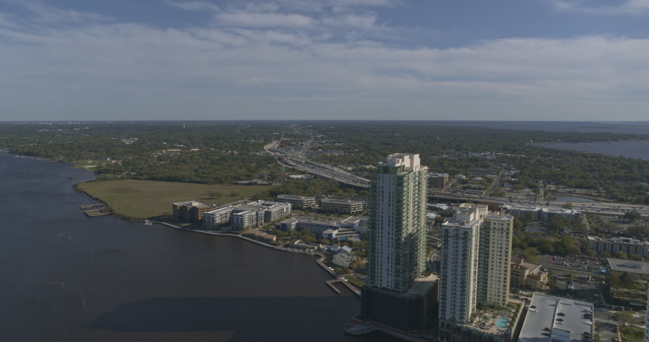 Jacksonville Florida Aerial v3 dramatic descending panning shot of downtown skyline and the river - Inspire 2, X7, 6k - March 2020