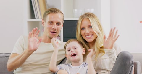 Couple With Baby Girl Enjoying Video De Stock 100 Libre De Droit Shutterstock