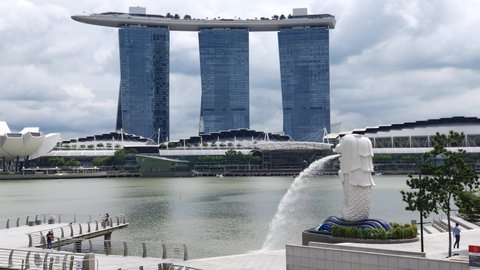 Singapore Merlion and Marina Bay Sands with no travellers under covid 19 restriction: recoreded 2021 Jan 06