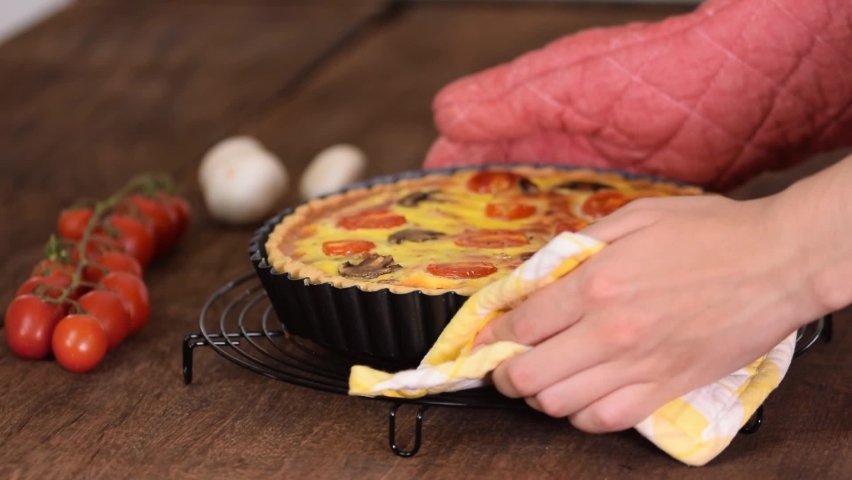 Housewife Makes a Chicken Quiche 스톡 동영상 비디오(100% 로열티 프리) 1065654457 | Shutterstock