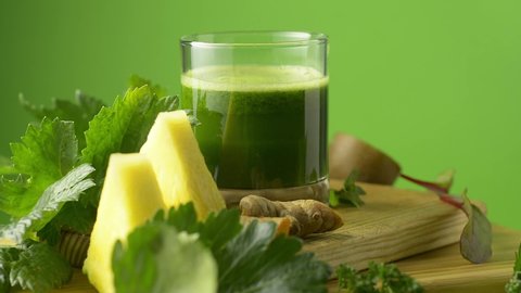 Delicius and healthy green detox smoothie