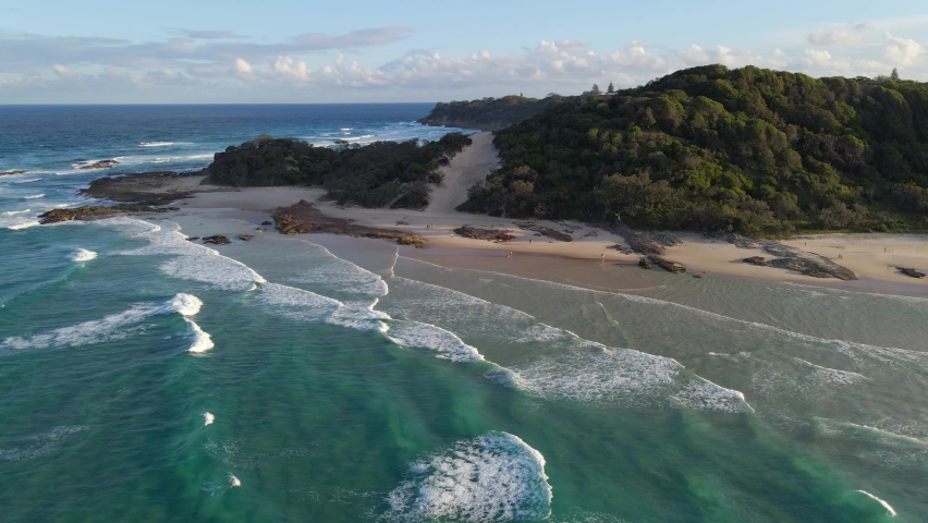 Rocky beach at the Coral Sea image - Free stock photo - Public Domain ...